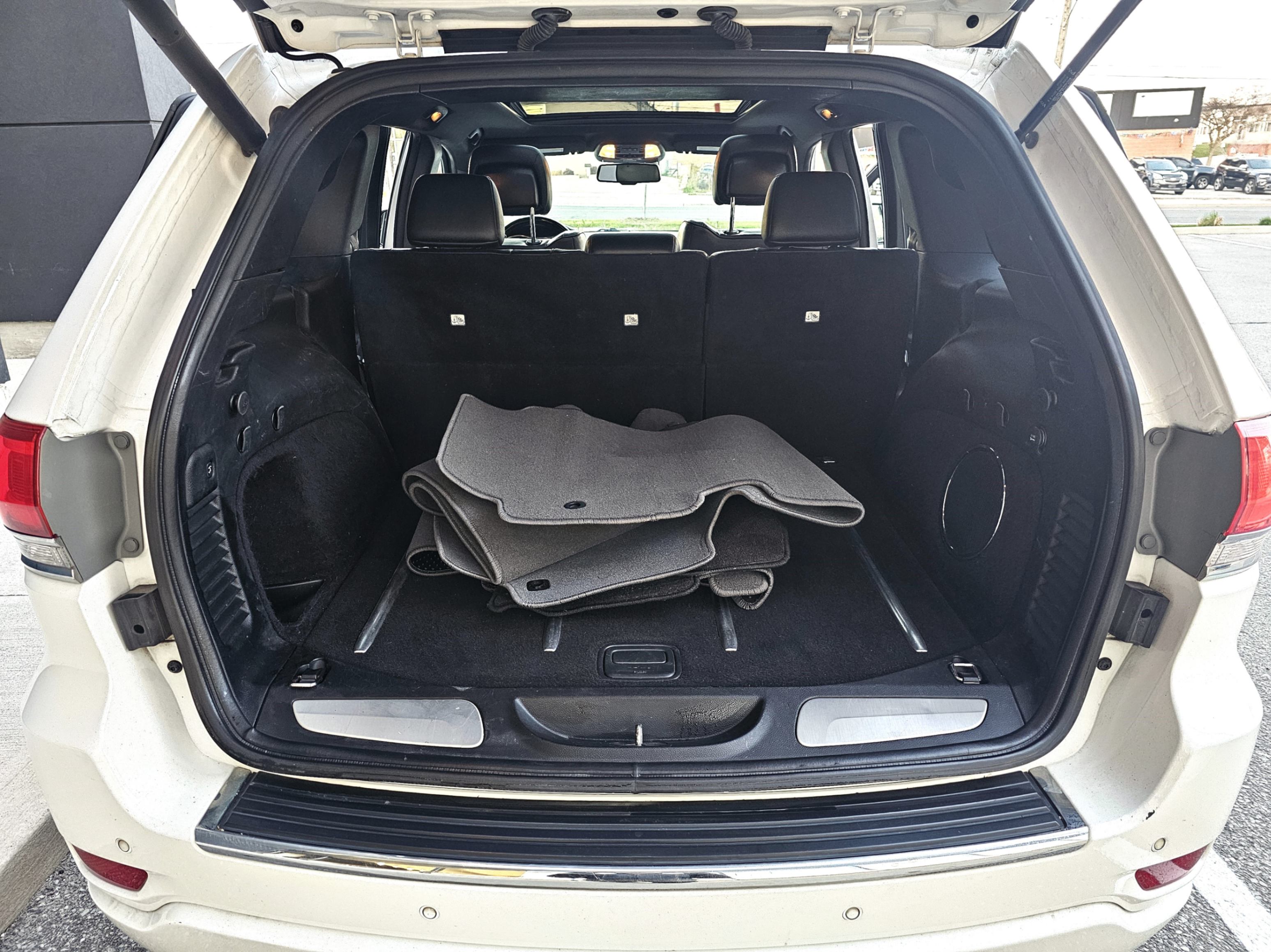 /todaysautosalesandservice/2015-Jeep-GrandCherokee-5411613139327798.jpg