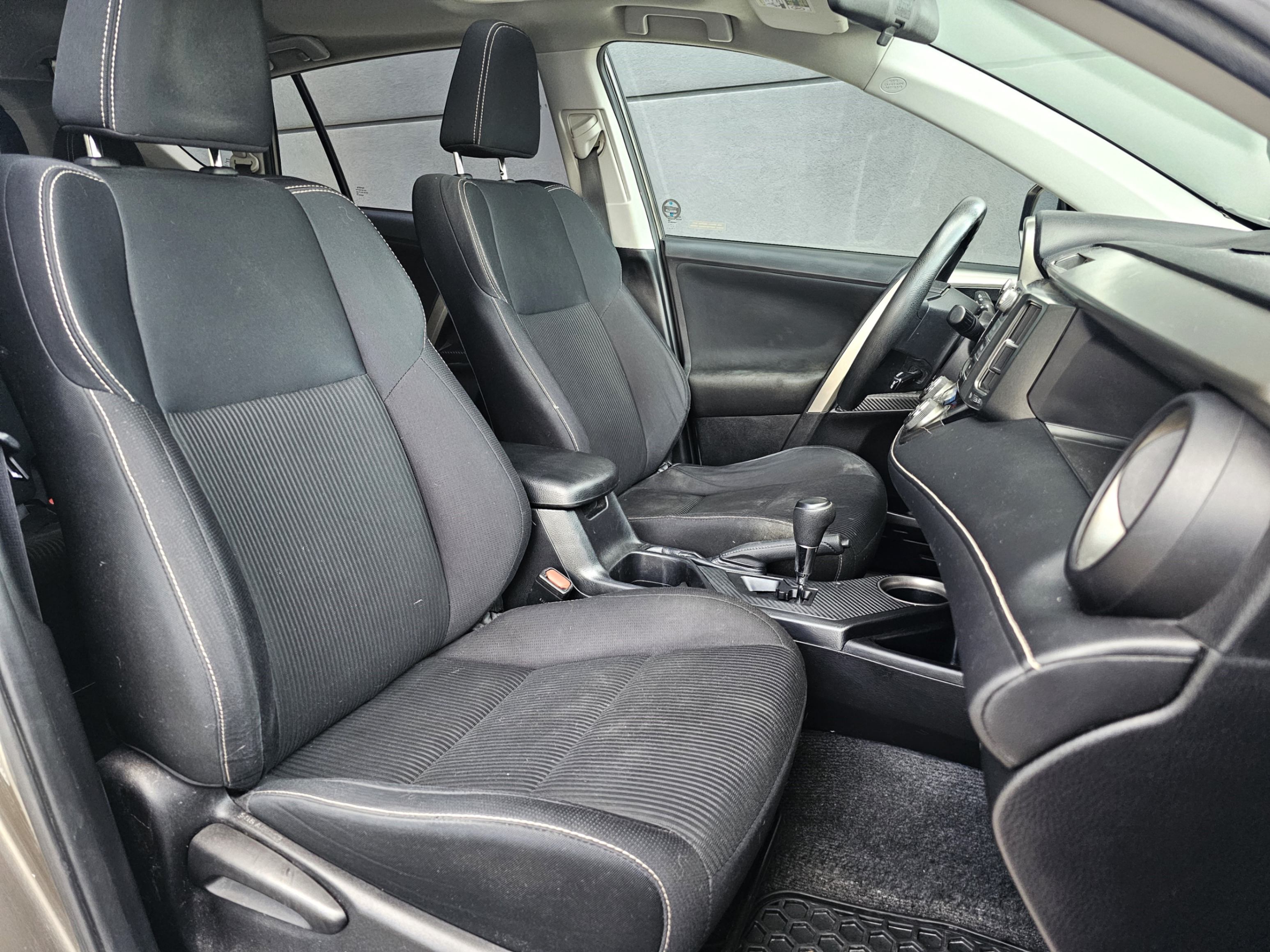 /todaysautosalesandservice/2015-Toyota-RAV4-06614391835398958.jpg