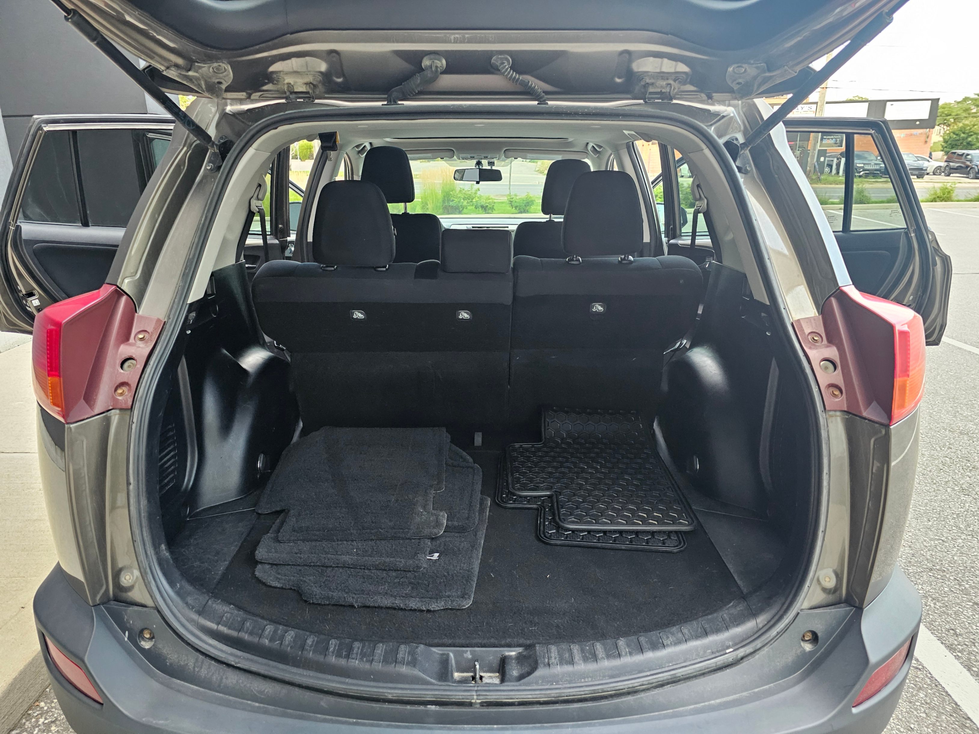 /todaysautosalesandservice/2015-Toyota-RAV4-1297050169980123.jpg