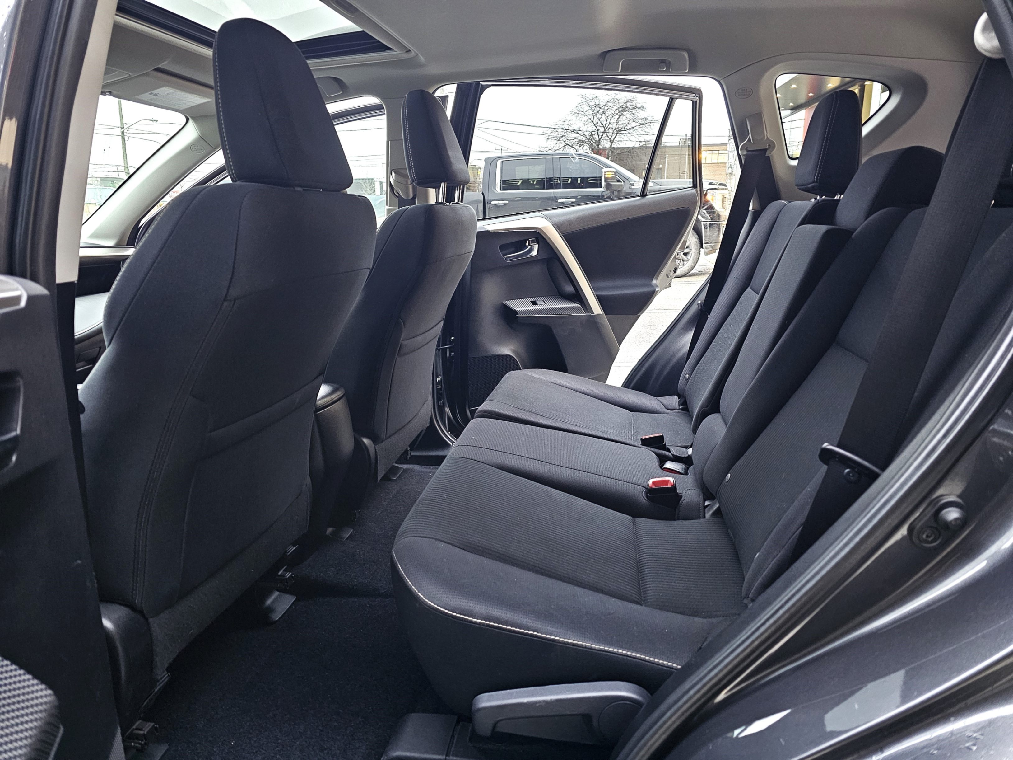 /todaysautosalesandservice/2015-Toyota-RAV4-47474763612375304.jpg
