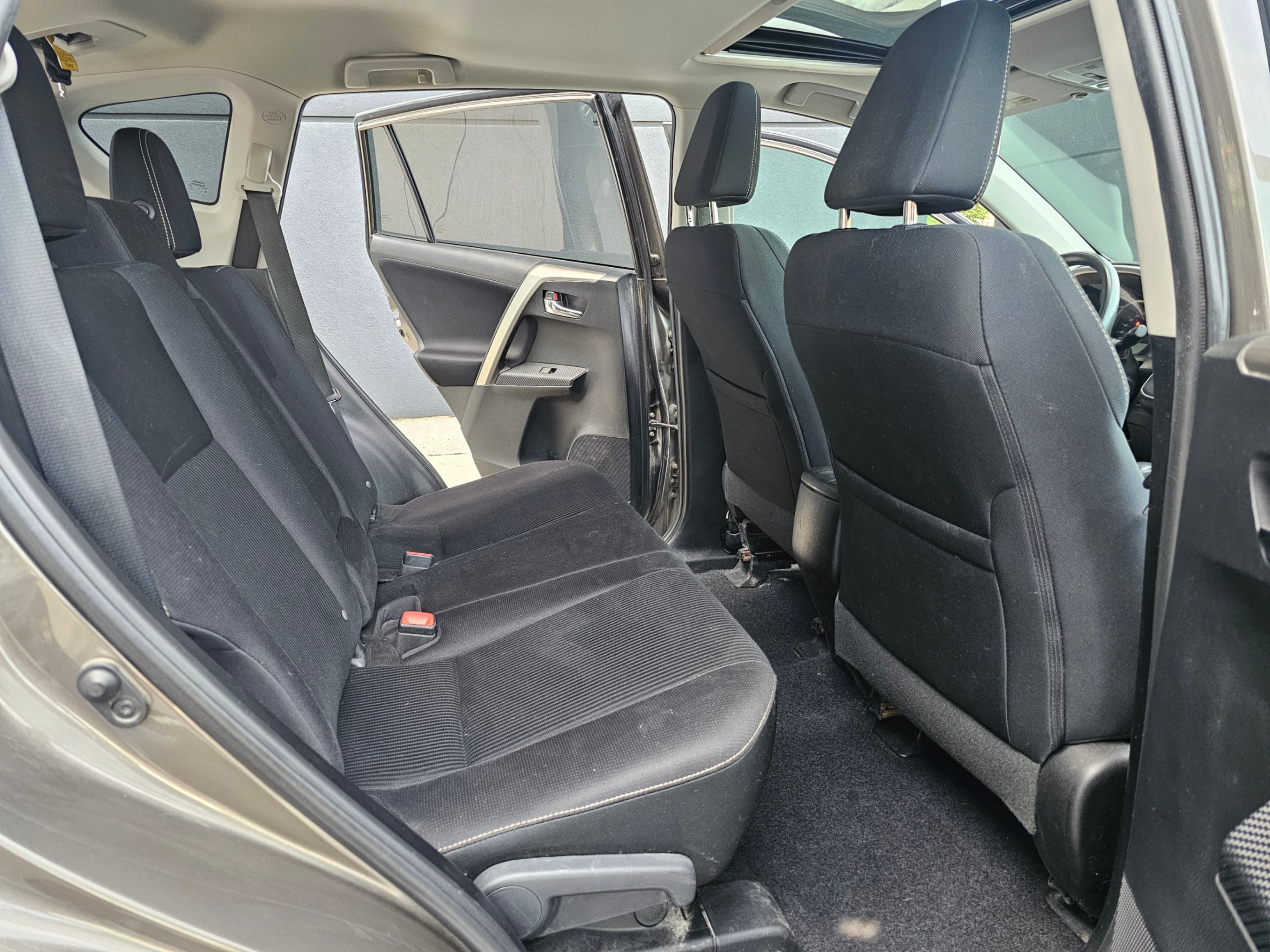 /todaysautosalesandservice/2015-Toyota-RAV4-6040261483788147.jpg