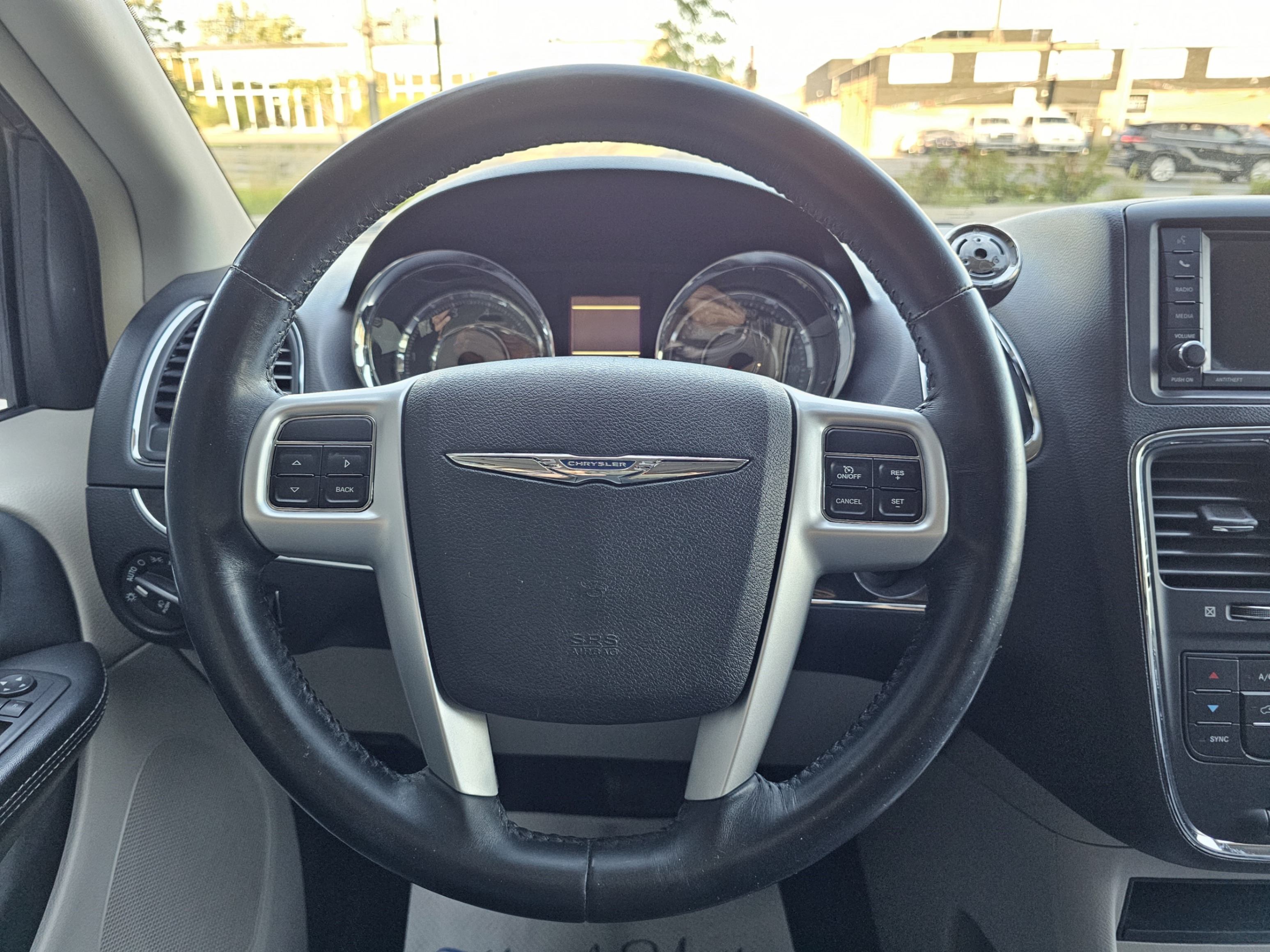 /todaysautosalesandservice/2016-Chrysler-Town&-05913837626539986.jpg