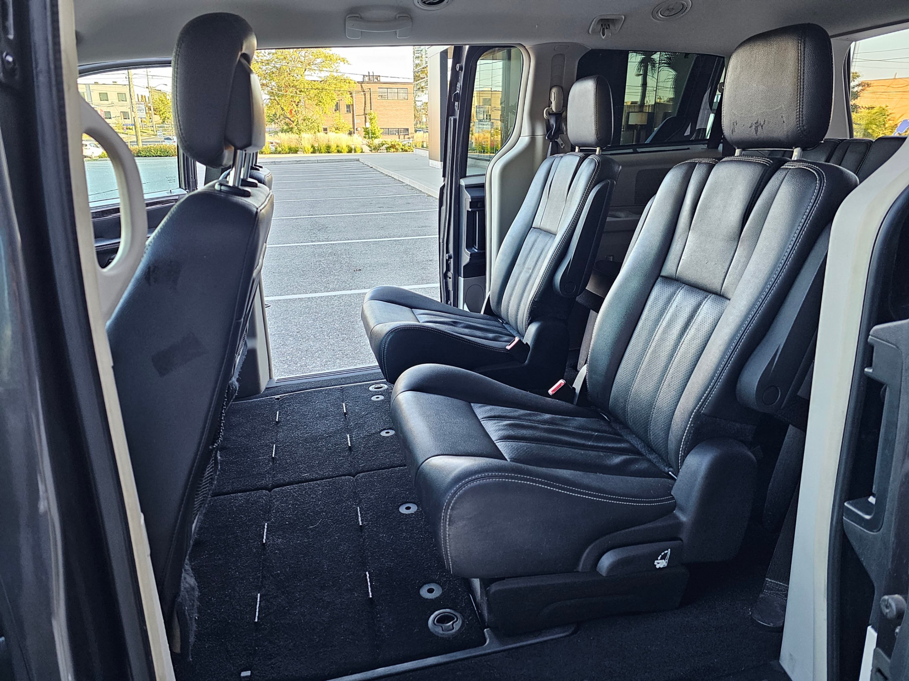 /todaysautosalesandservice/2016-Chrysler-Town&-39377785779832397.jpg