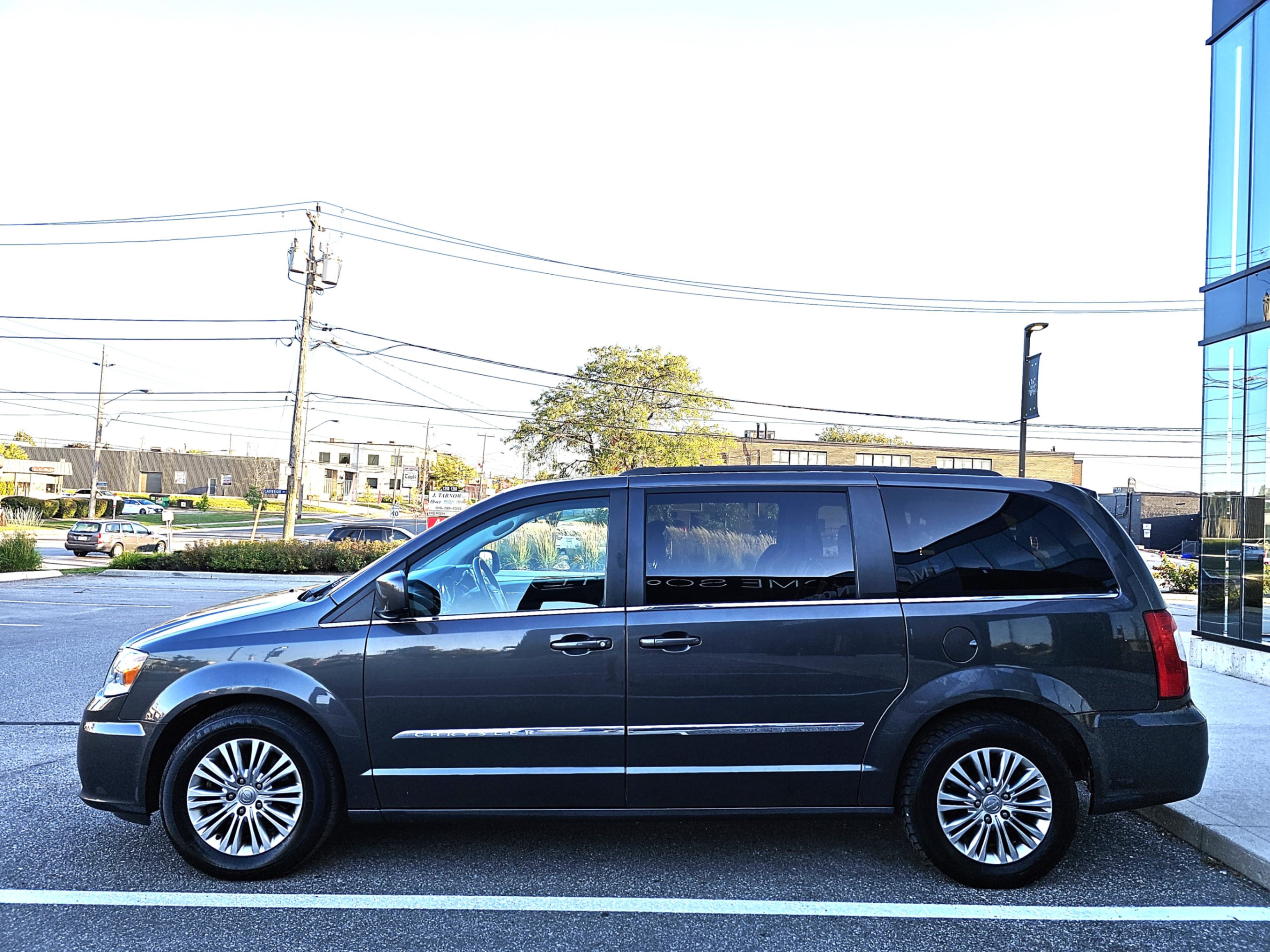 /todaysautosalesandservice/2016-Chrysler-Town&-5951970279721448.jpg