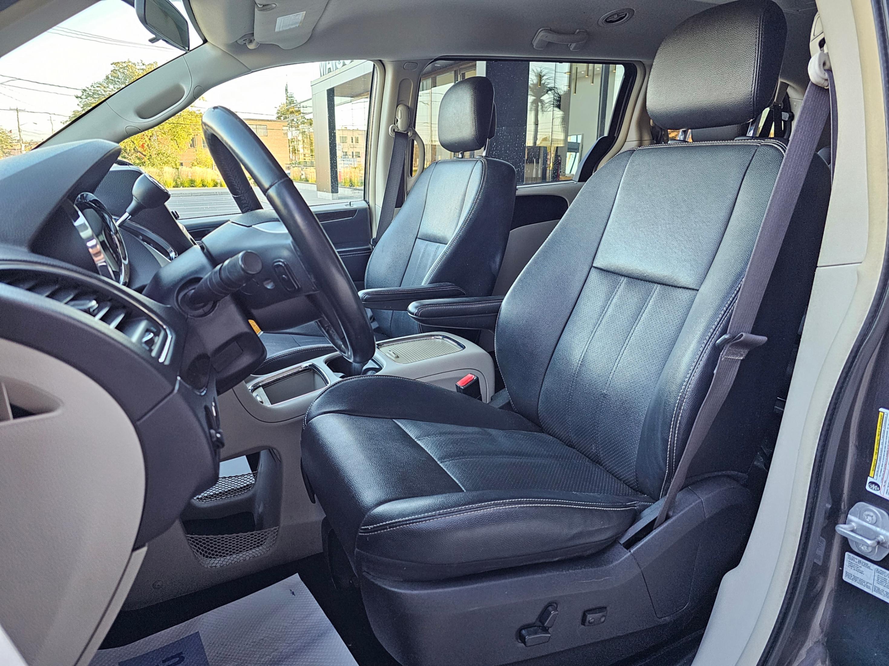 /todaysautosalesandservice/2016-Chrysler-Town&-9913529097354796.jpg