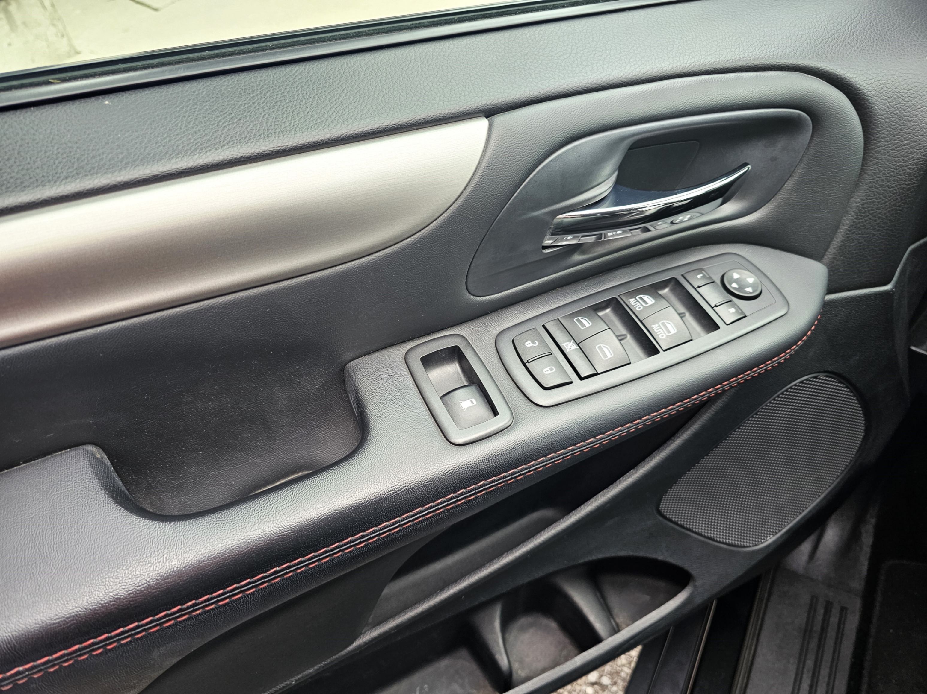 /todaysautosalesandservice/2016-Dodge-GrandCaravan-5050951938718122.jpg