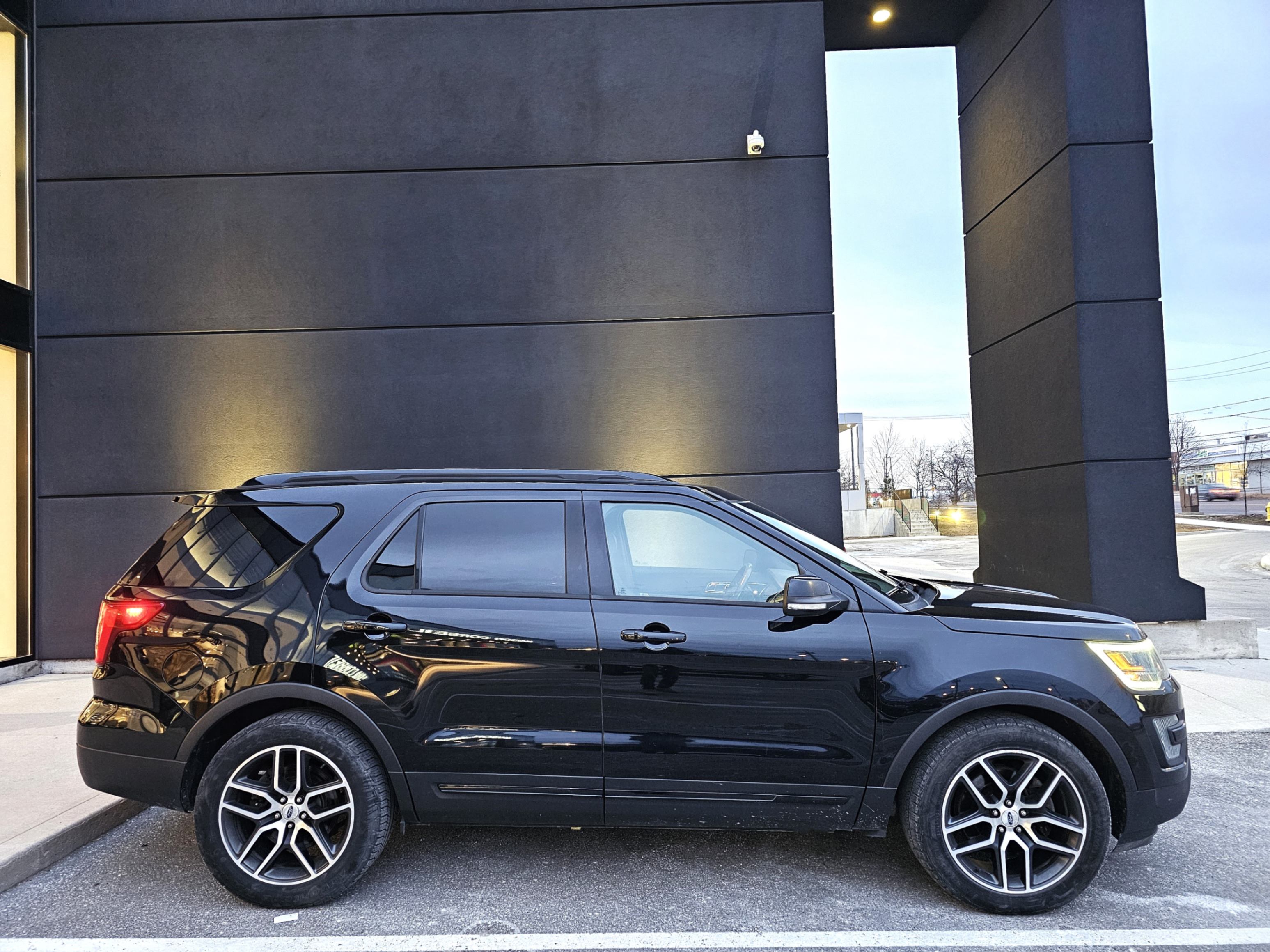 /todaysautosalesandservice/2016-Ford-Explorer-9858447910618318.jpg
