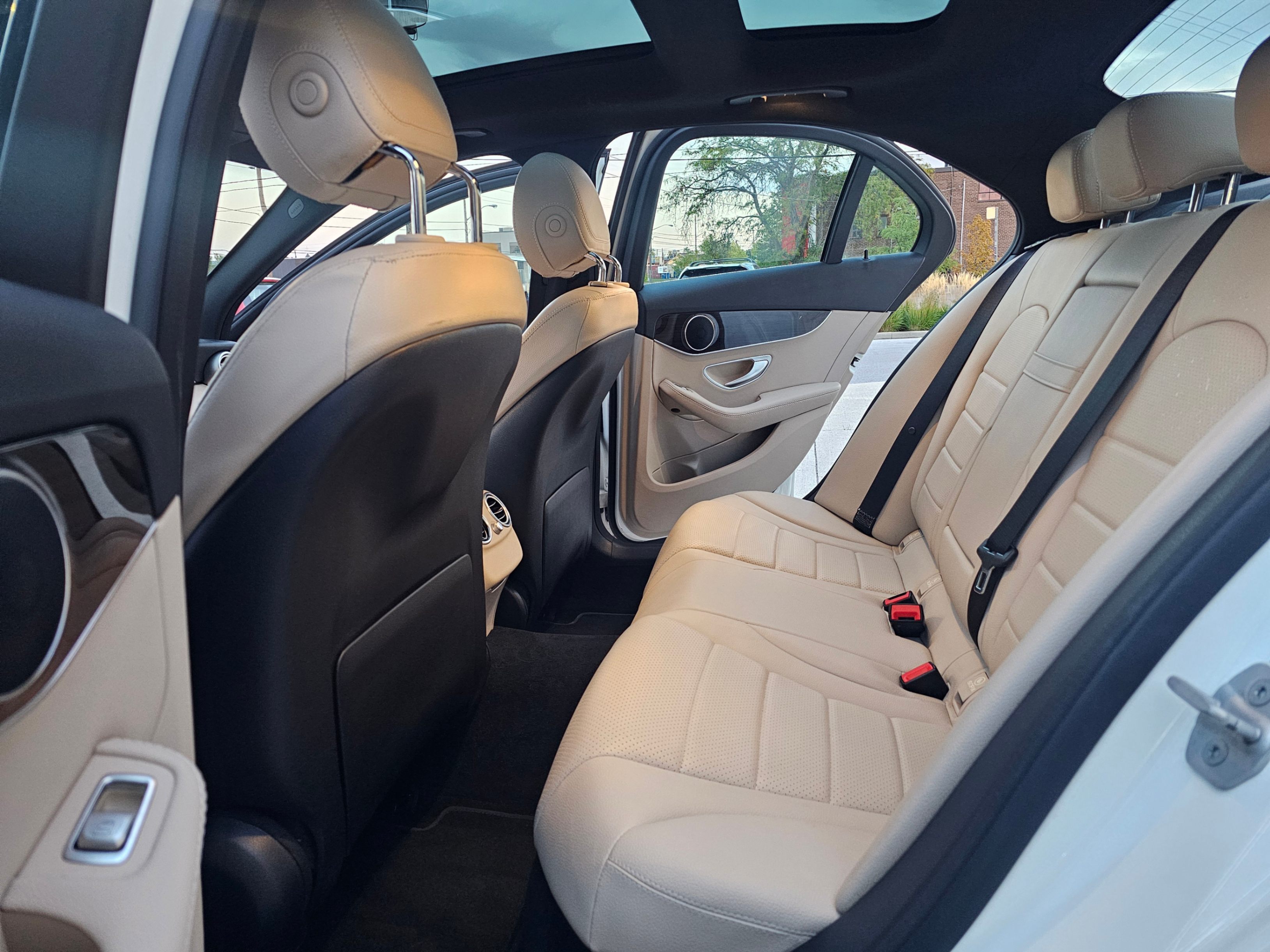 /todaysautosalesandservice/2016-Mercedes-Benz-C-Class-7031448120848904.jpg