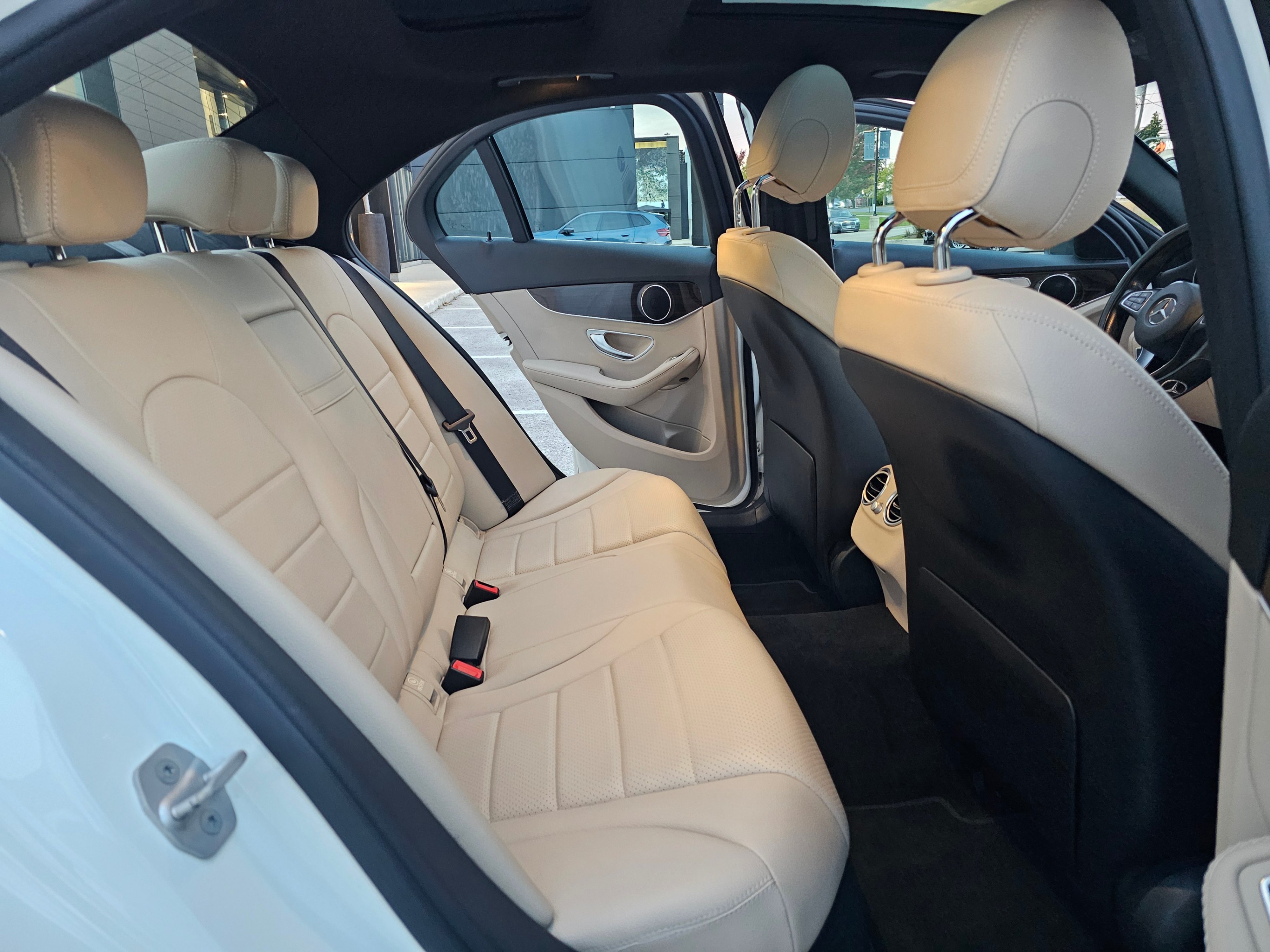 /todaysautosalesandservice/2016-Mercedes-Benz-C-Class-7329865871938424.jpg