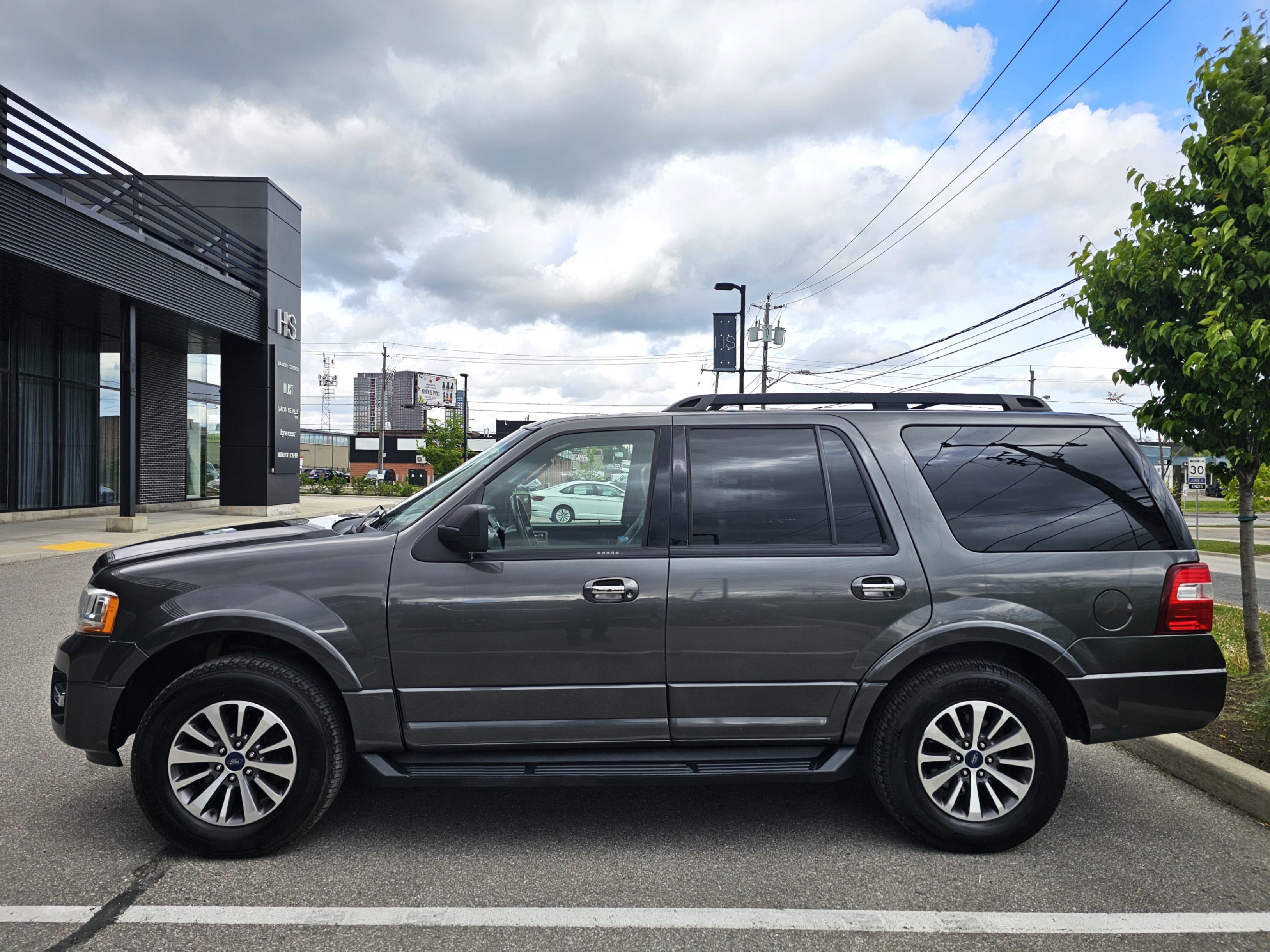 /todaysautosalesandservice/2017-Ford-Expedition-5496000309715019.jpg