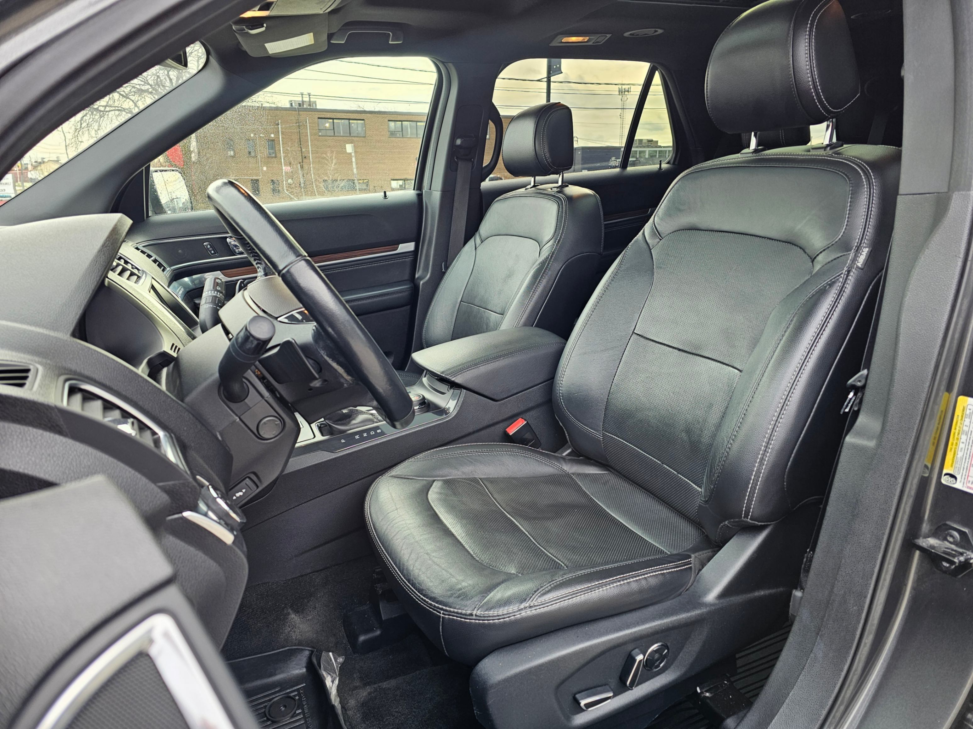 /todaysautosalesandservice/2017-Ford-Explorer-45394272238921163.jpg