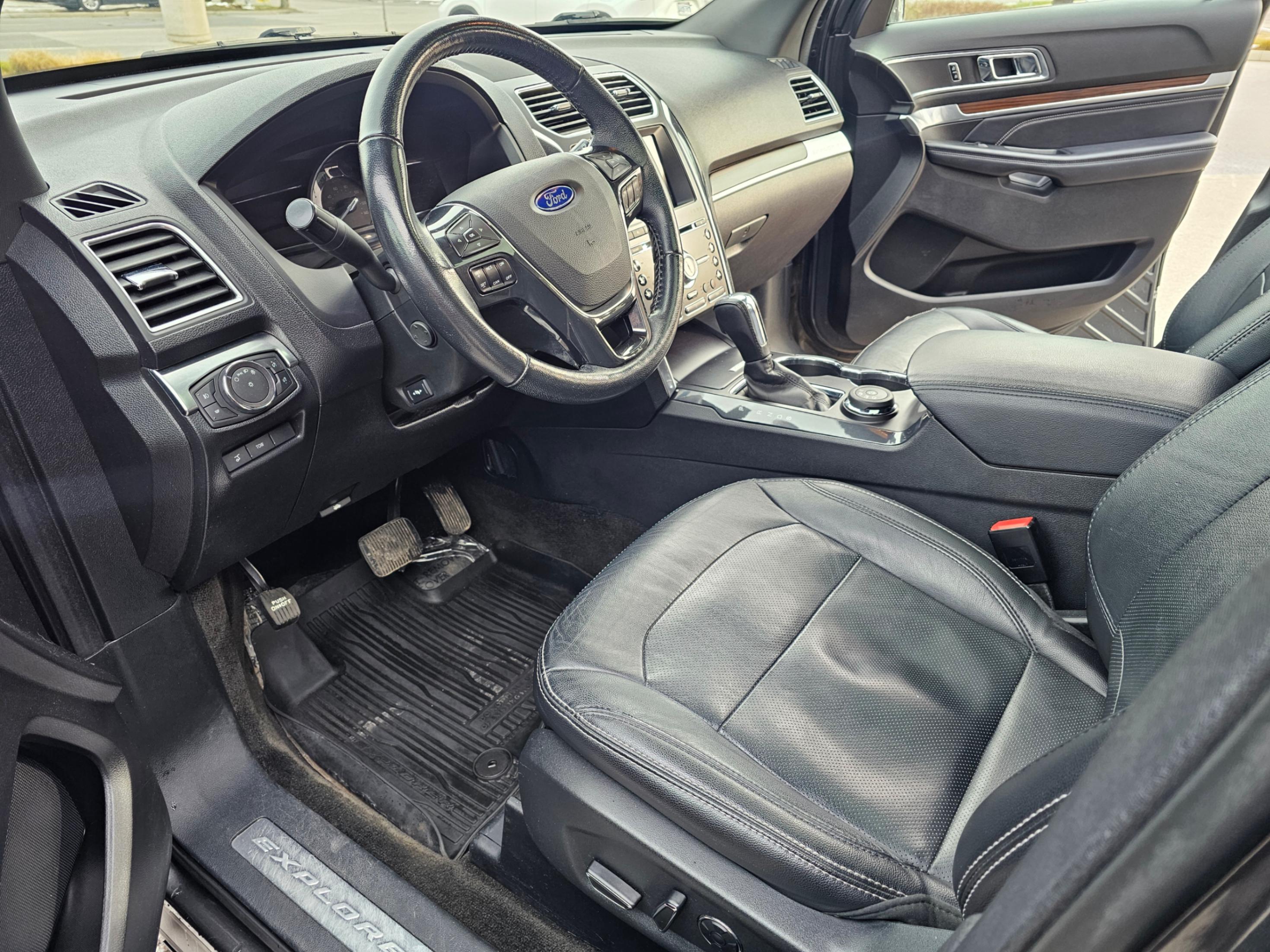 /todaysautosalesandservice/2017-Ford-Explorer-69203683452904.jpg