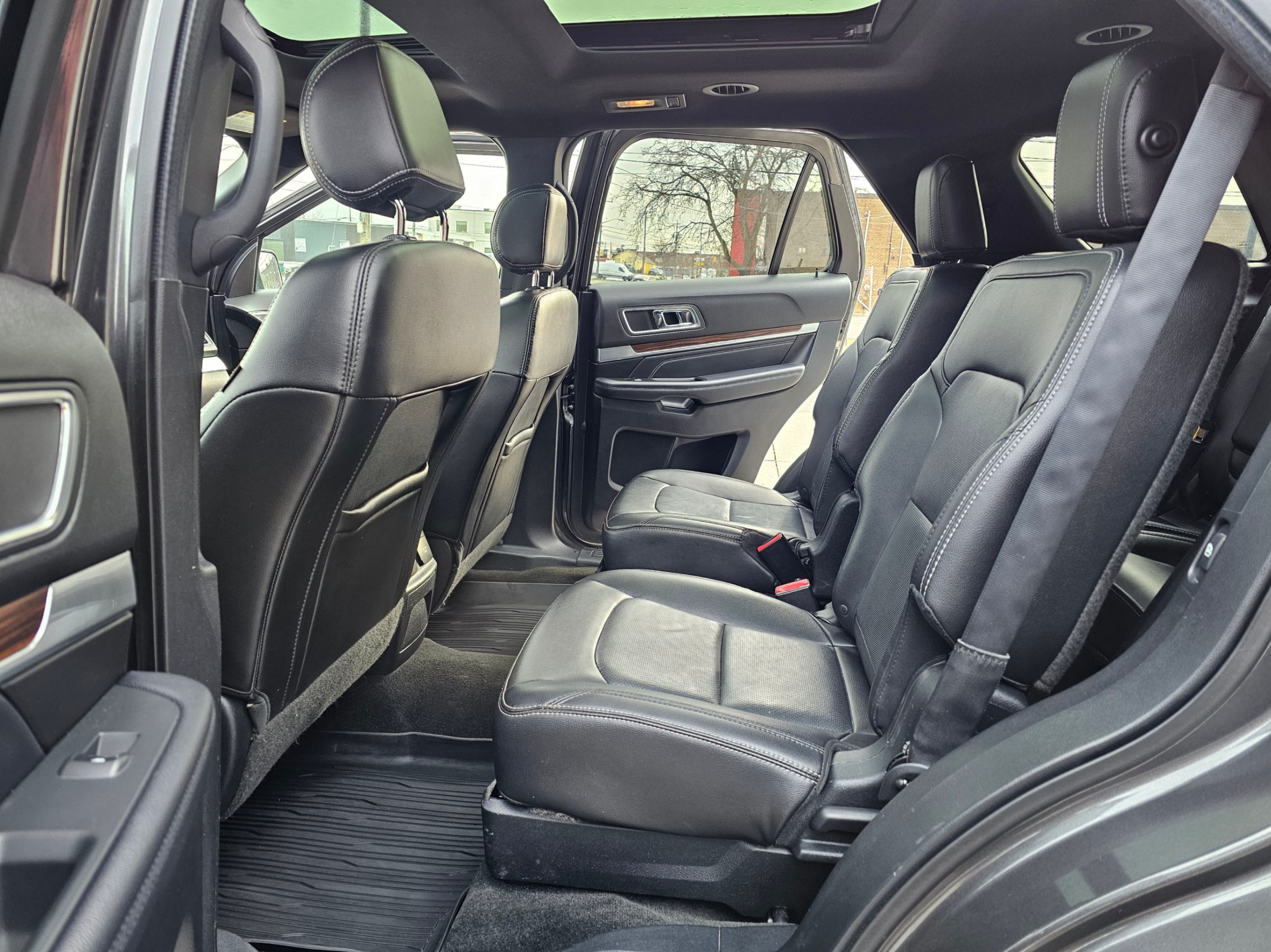 /todaysautosalesandservice/2017-Ford-Explorer-7546949533937328.jpg