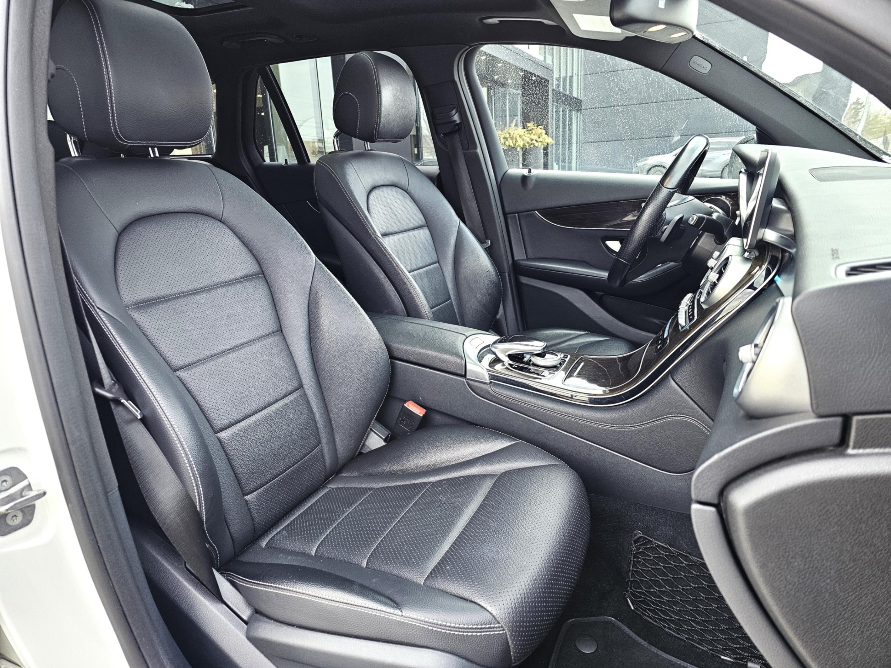 /todaysautosalesandservice/2017-Mercedes-Benz-GLC-class-35214715035579336.jpg