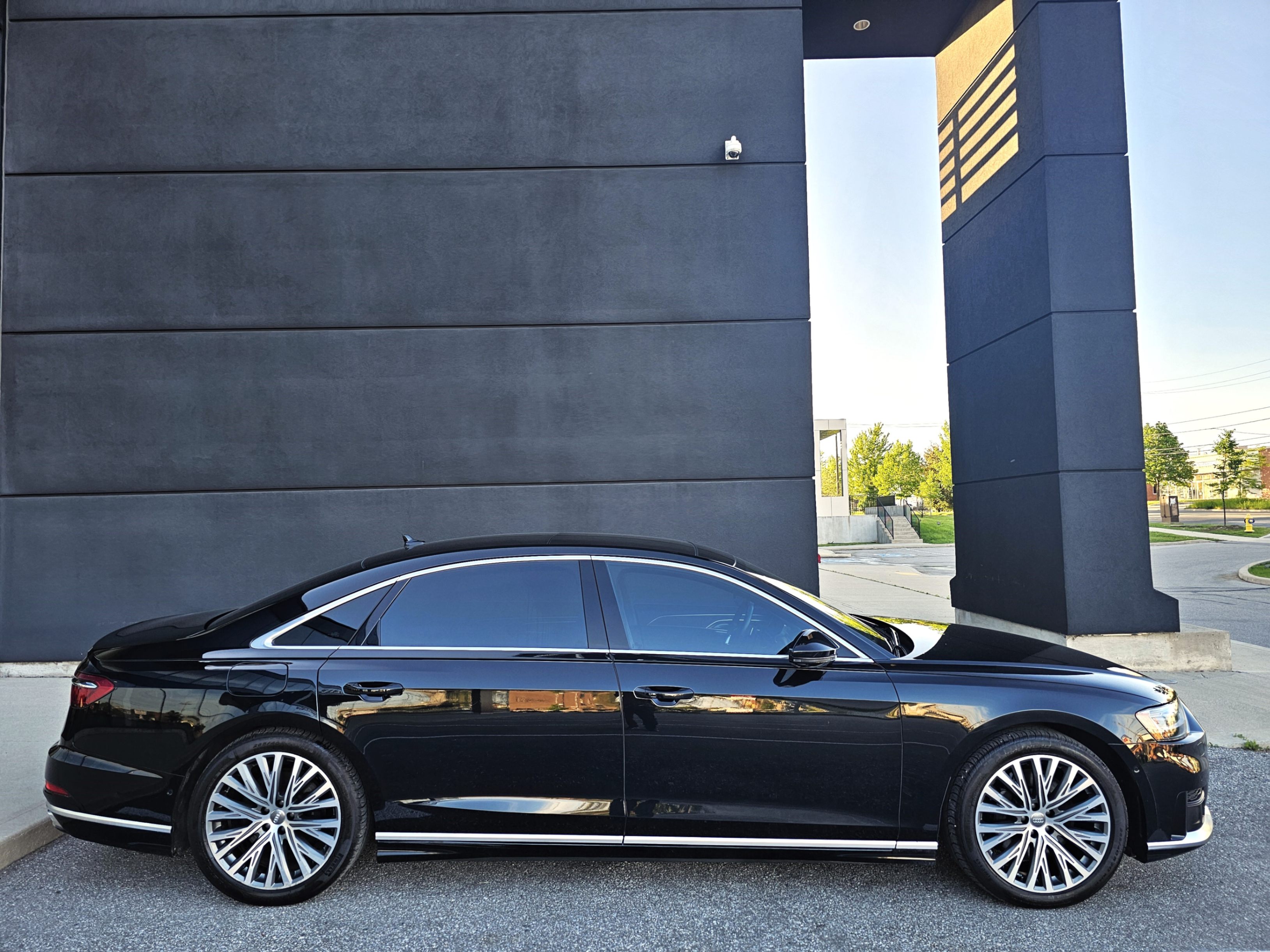 /todaysautosalesandservice/2019-Audi-A8L-9560161372967928.jpg