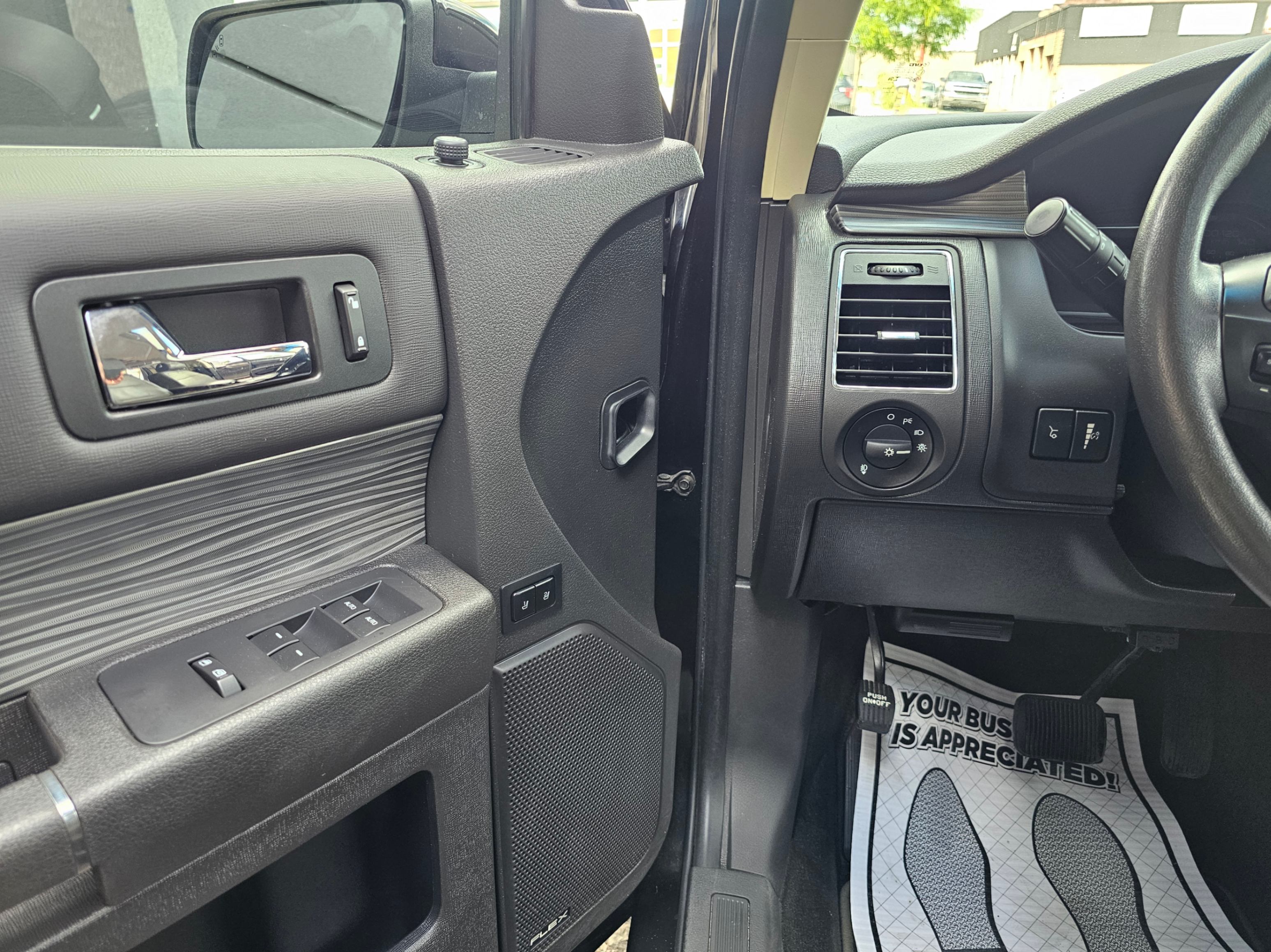 /todaysautosalesandservice/2019-Ford-Flex-6498744419380496.jpg