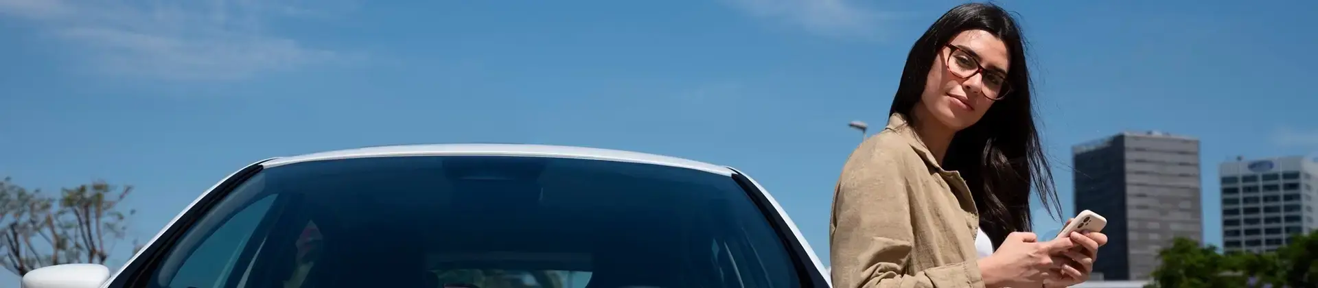 https://hillzcdn.ca/universalautoalpart/20424997315646998-textUs.webp