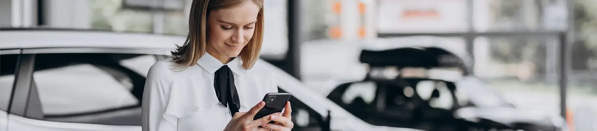 https://hillzcdn.ca/winautogroup/46813891152559894-vin.contactus.webp